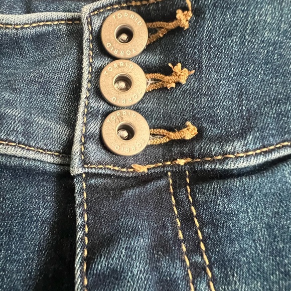 Super soft Crop light wash Jegging Jeans 💕 - Picture 4 of 6